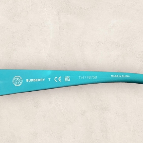 New Yellow & Blue Burberry Sunglasses with case - Picture 7 of 7